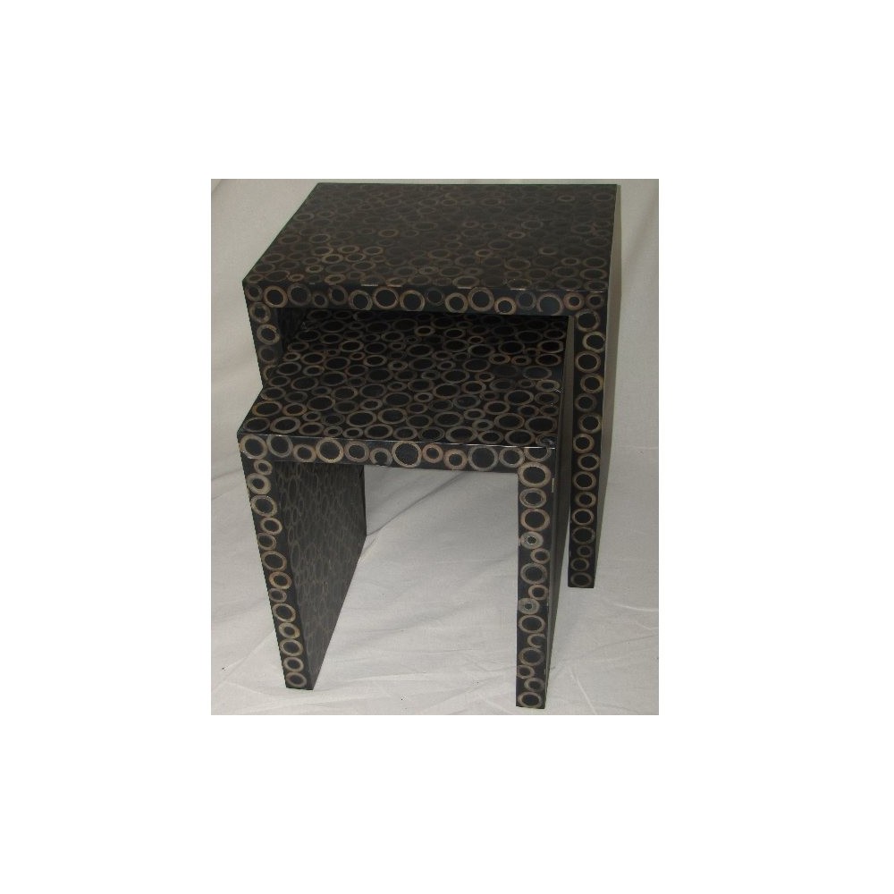 Table gigogne en paire en bois bambou et resine. Motif rond. 50 x 40 h. 55