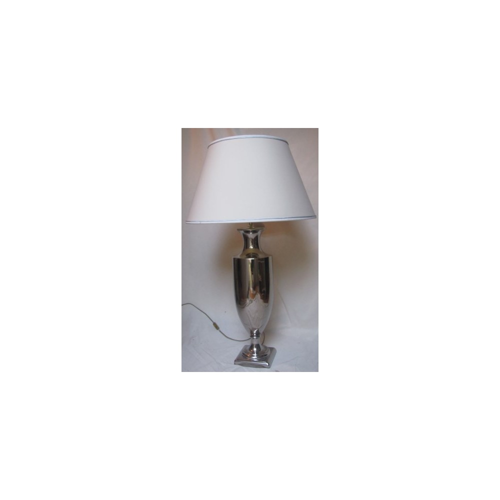 Lampe ceramique Matteuzzi nickel avec abat jour crème et liseret argent. Haut. 95 cm Diam 55 cm