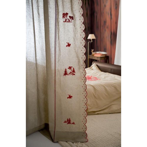 Panneau de rideau Tenda Crans en lin écru avec broderies rouges motifs montagne, dim. 210x260cm,  Mastro Raphael