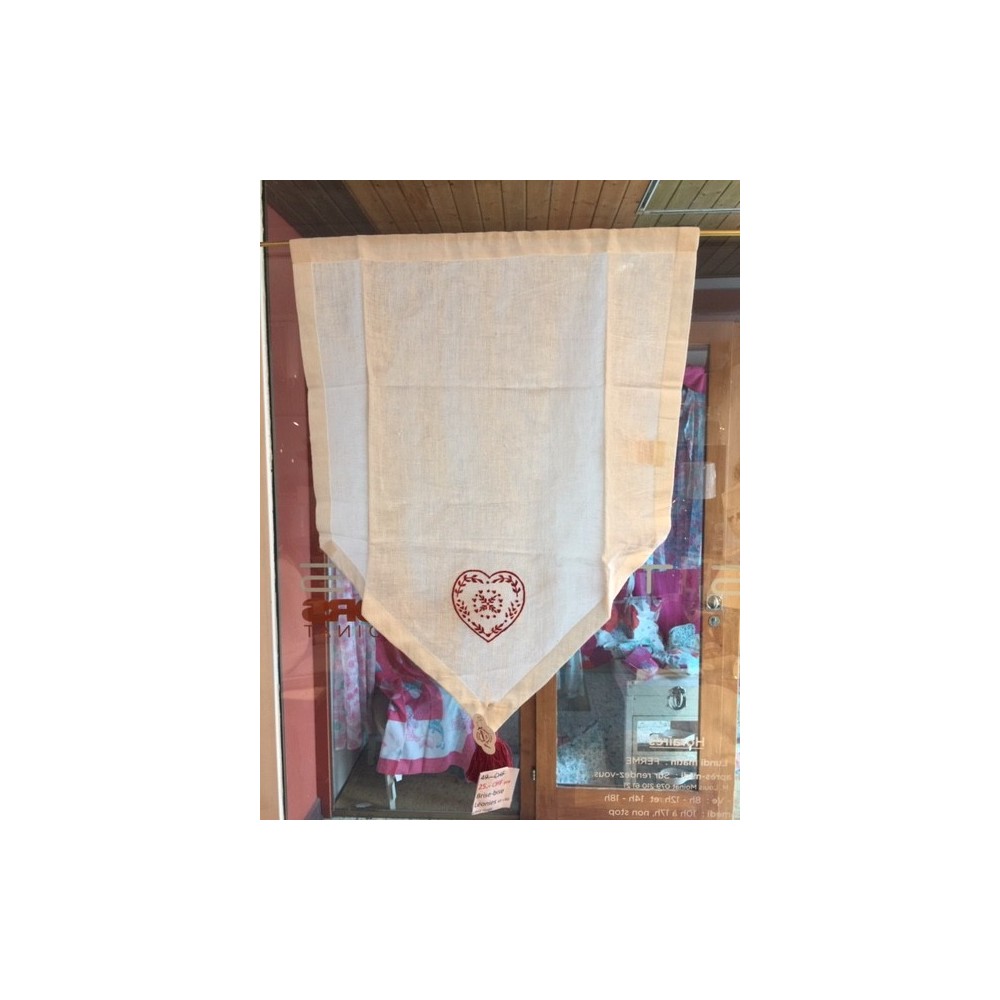 Brise-bise col. blanc cassé, broderie coeur rouge, dim.70x85cm, Léonie's